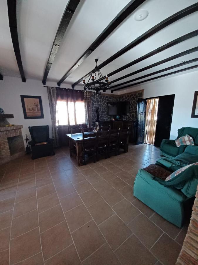 Villa Martinez Alquiler Rural Isabel Alcalá del Valle Exterior photo